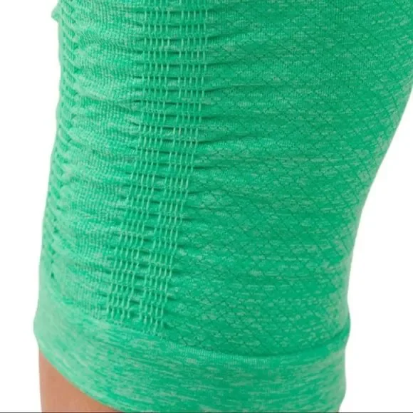 Lululemon In The Flow Crop Very Green size 6 EUC - Picture 6 of 11